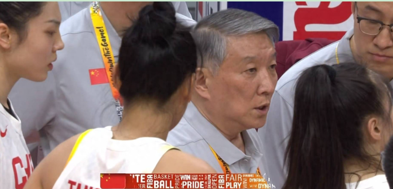 开云体育下载-中国女篮三大内线合砍47分，球队却曝出最弱一环，赛后遭球迷批评